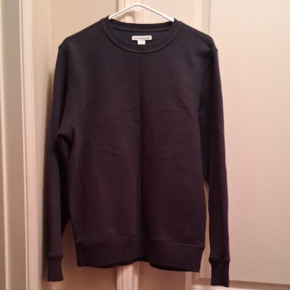 Amazon Essentials Black Crew Neck Sweater